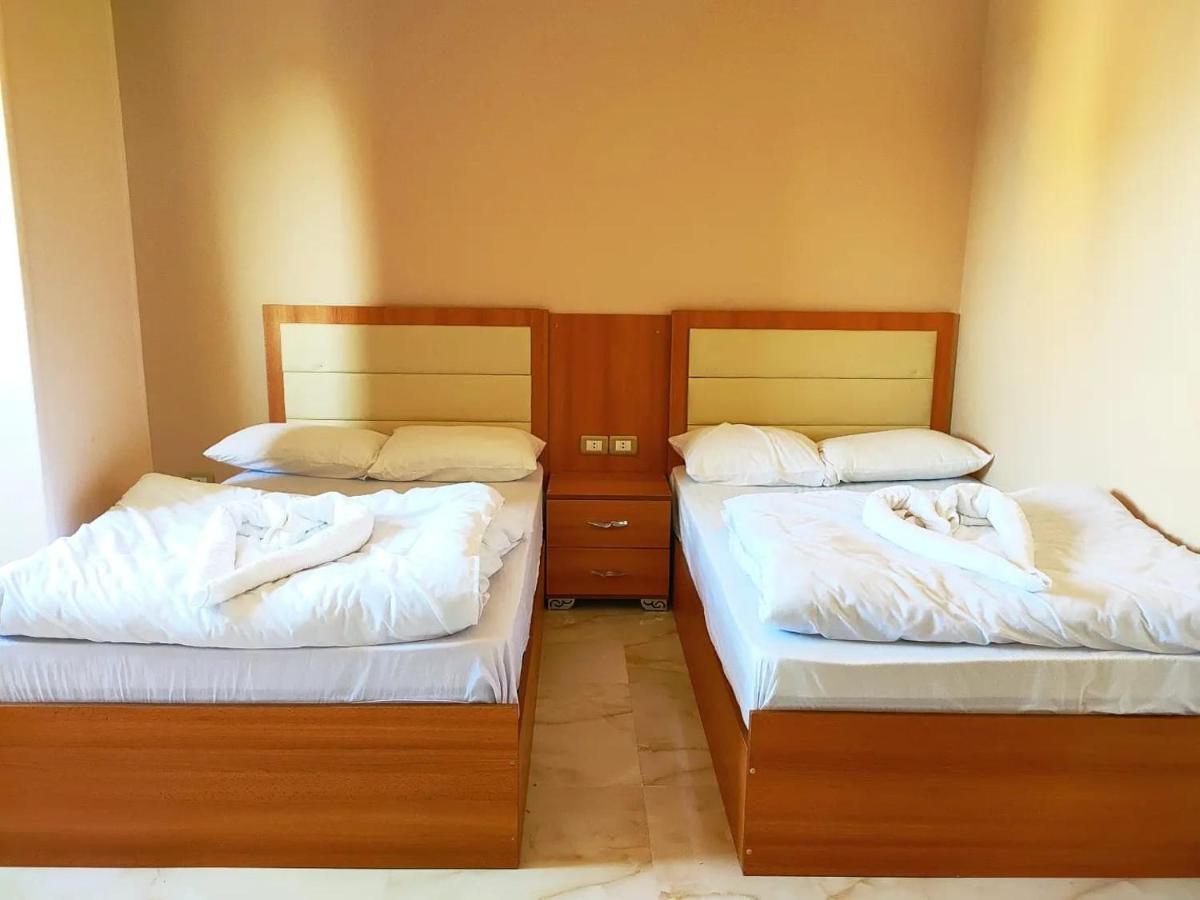 Grand Pyramids View Hotel Kairo Bagian luar foto