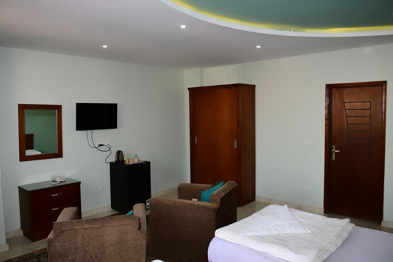 Grand Pyramids View Hotel Kairo Bagian luar foto
