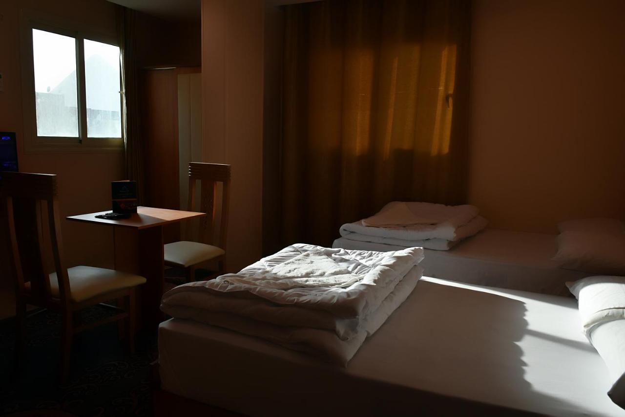 Grand Pyramids View Hotel Kairo Bagian luar foto