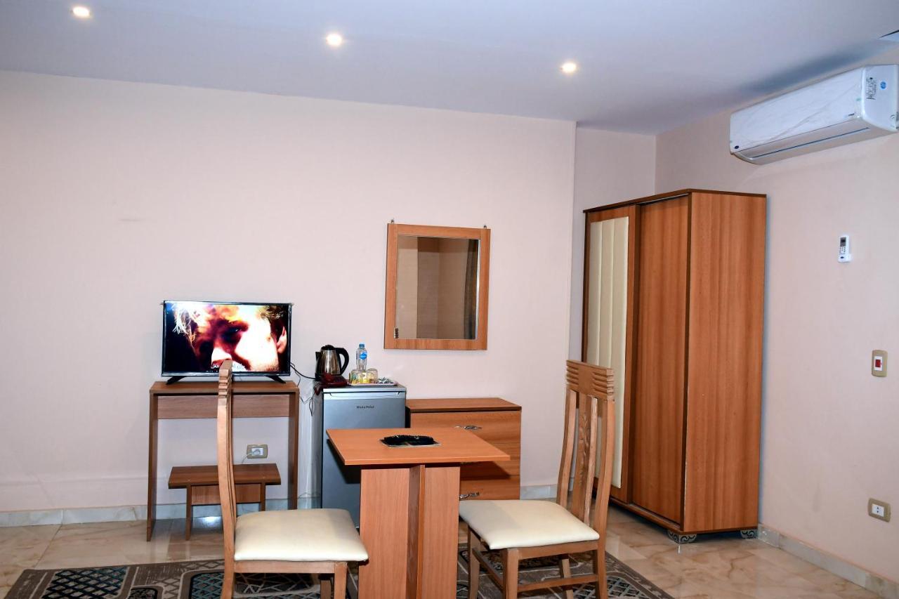 Grand Pyramids View Hotel Kairo Bagian luar foto
