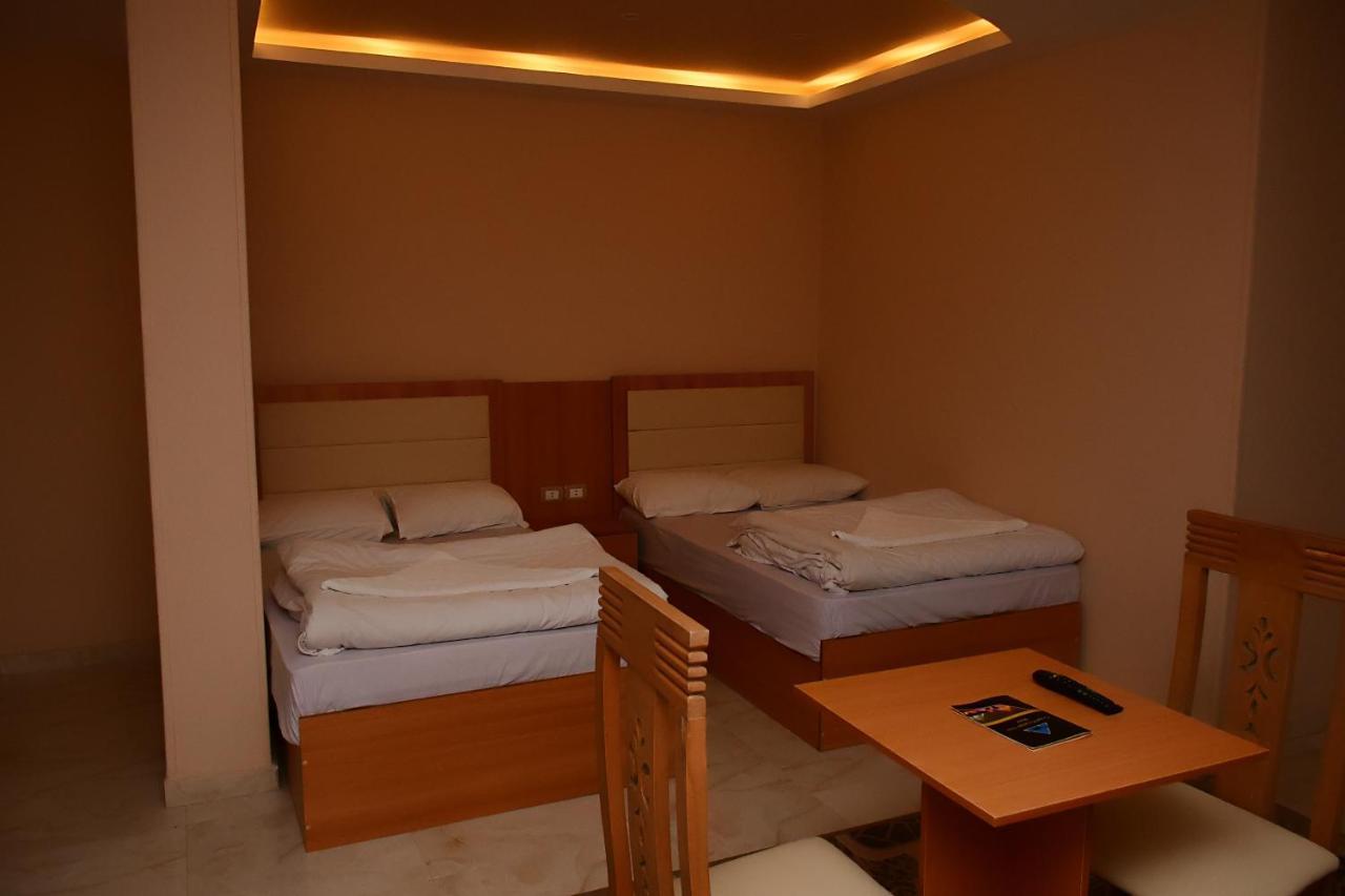Grand Pyramids View Hotel Kairo Bagian luar foto