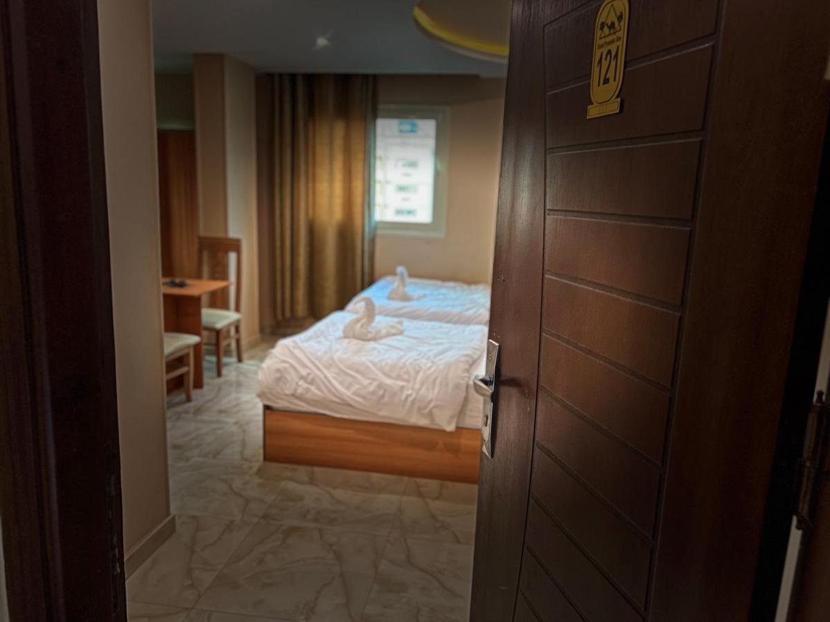 Grand Pyramids View Hotel Kairo Bagian luar foto