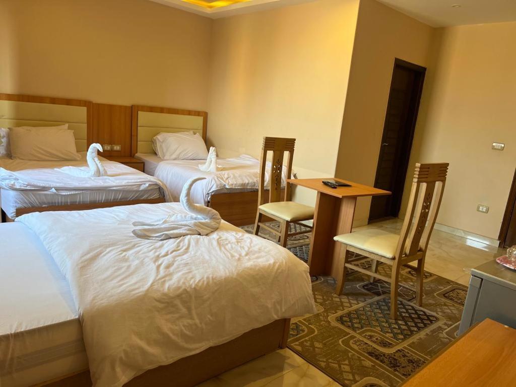 Grand Pyramids View Hotel Kairo Bagian luar foto