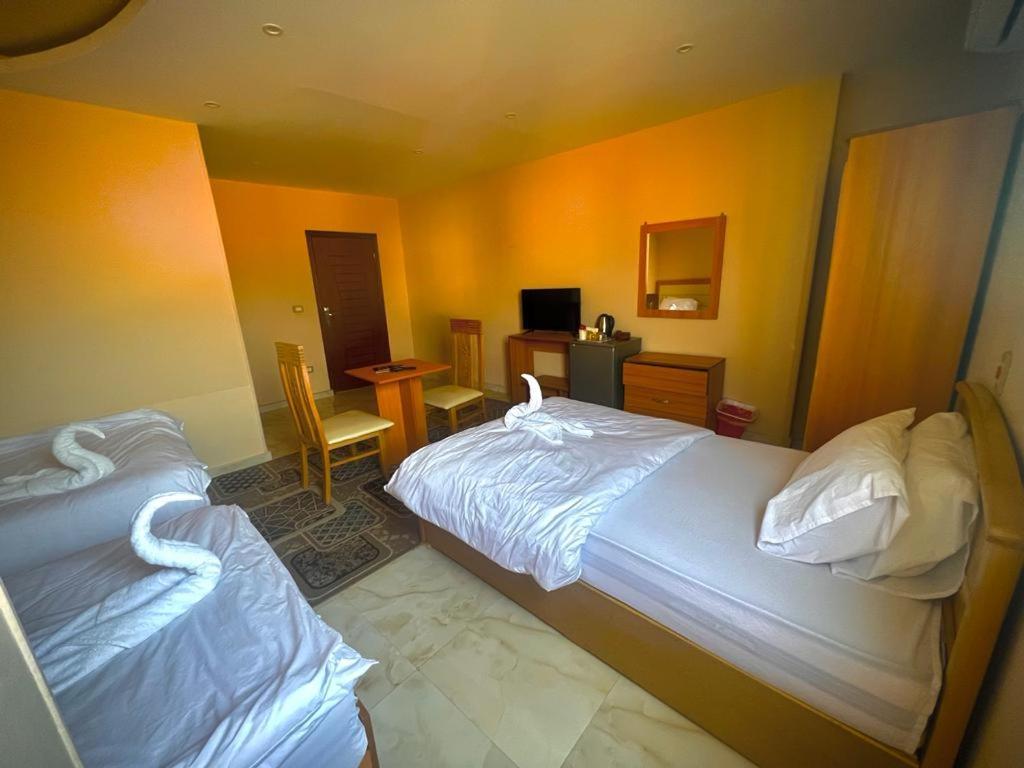 Grand Pyramids View Hotel Kairo Bagian luar foto